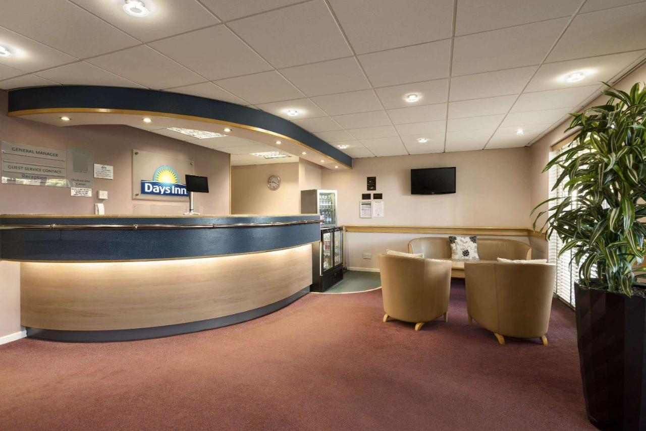 Days Inn Hotel Bradford - Leeds Brighouse Exterior foto
